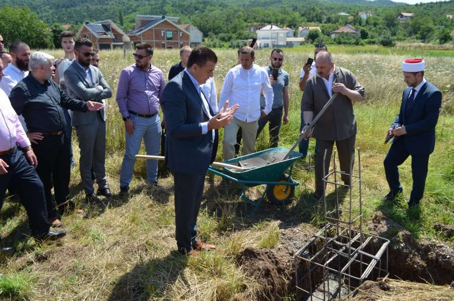 Vihet gurthemeli i xhamisë në fshatin Shupkovc të Mitrovicës