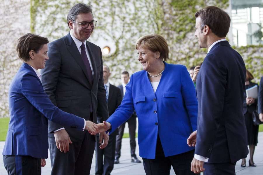 Bërnabiq: Macron konfirmoi mbështetjen e Francës, liderët kosovarë të kenë guxim t’i kthehen dialogut