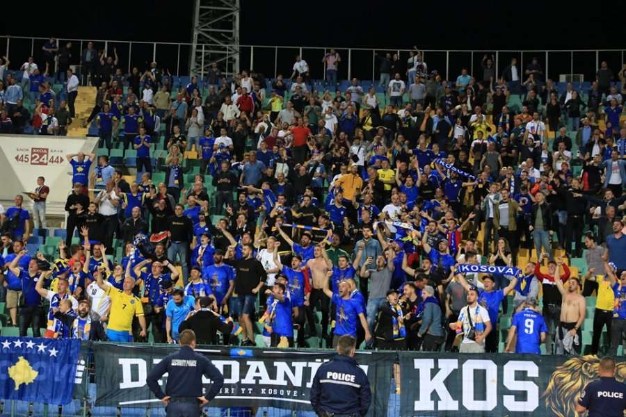 Të gjithë po flasin për mënyrën se si Bernard Challandes festoi pas golit dramatik të Kosovës