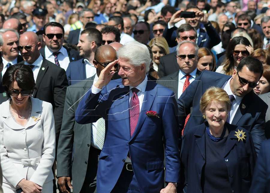 20- vjetori i çlirimit të Kosovës përmes fotografive