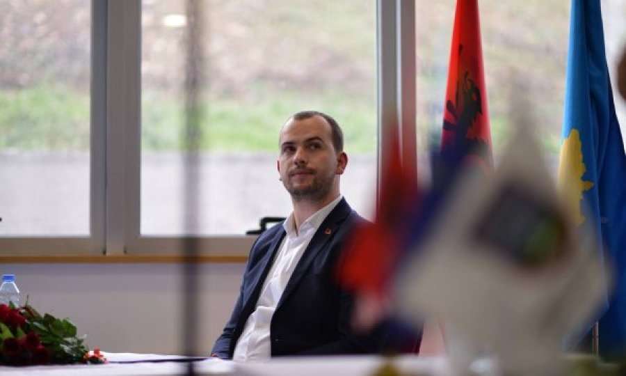 Sulmohet Qëndron Kastrati