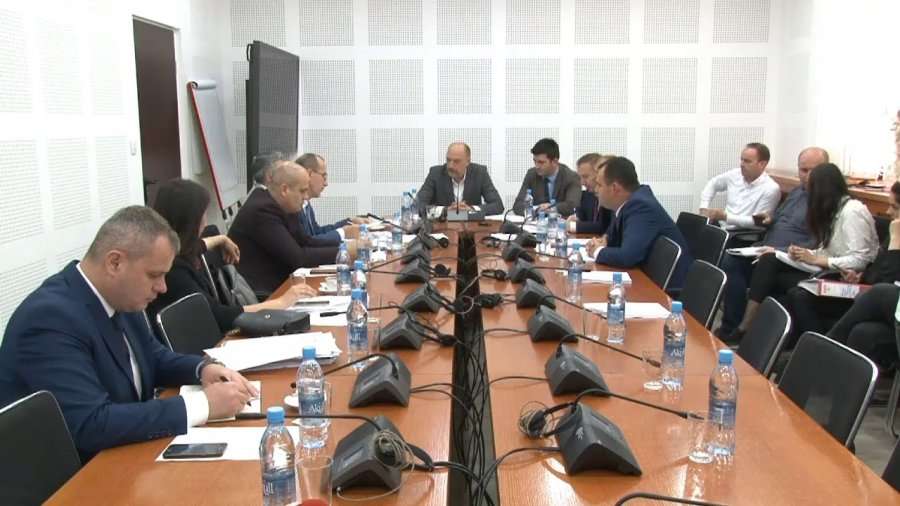 Komisioni hetimor për PTK-në nuk vendos për angazhimin e ekspertëve