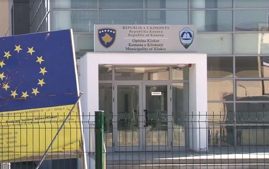 Komuna e Kllokotit blen telefona pa tender