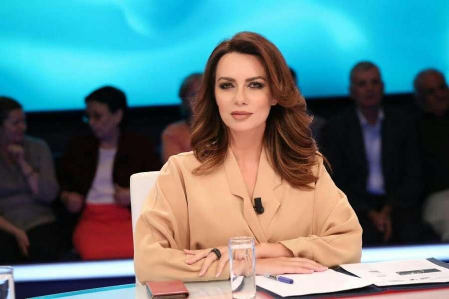 Deputetja Grida Dume i jep fund martesës, ia jep vizën 'c' bashkëshortit!