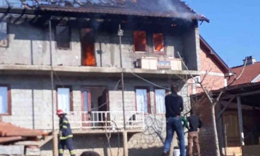 Iu digjet shtëpia nga oxhaku, 10 fëmijët pa prindër mbesin pa kulm mbi kokë