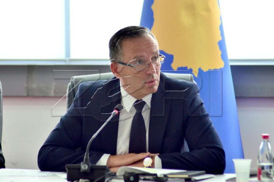 A ka ndikuar në ekonominë e Kosovës taksa 100 për qind? Flet Bedri Hamza
