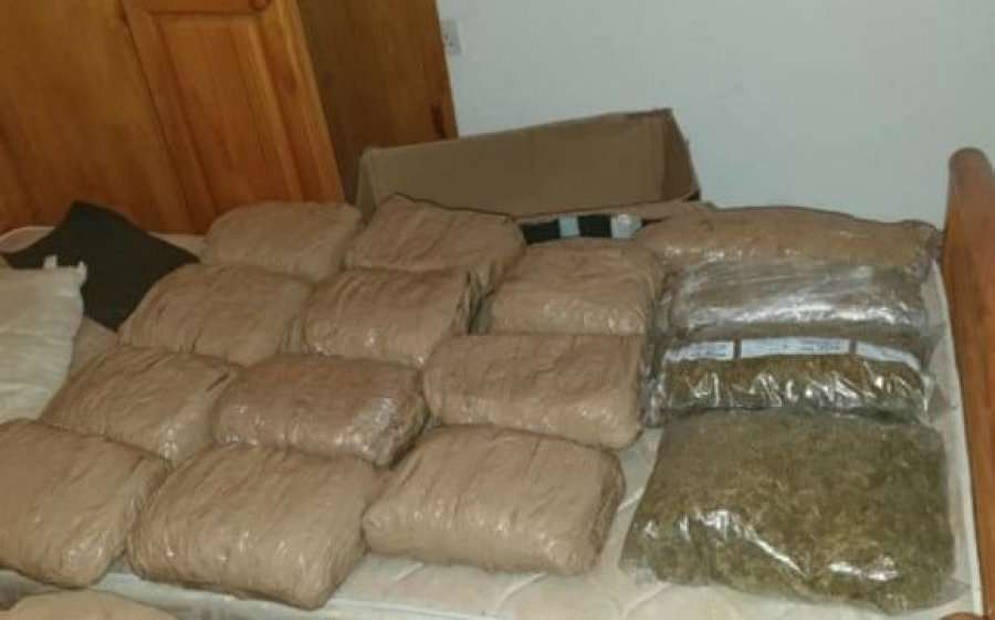 'Moleri' kapet me 16 kilogramë drogë në Serbi