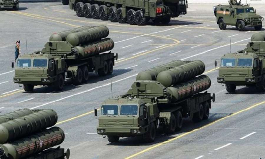 Kërcënimi amerikan me sanksione, Serbia thotë se do t’i blejë raketat S-400 nga Rusia