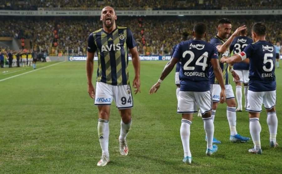 Shënoi dy gola për Fenerbahçen, kjo është nota për Vedat Muriqin