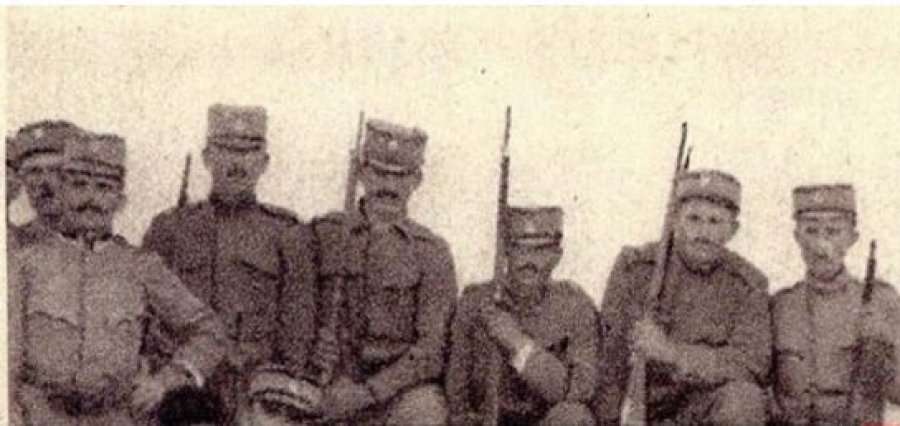 1925: Serbët masakrojnë 5 shqiptarë, dhe pozojnë me trupat e tyre në Prizren