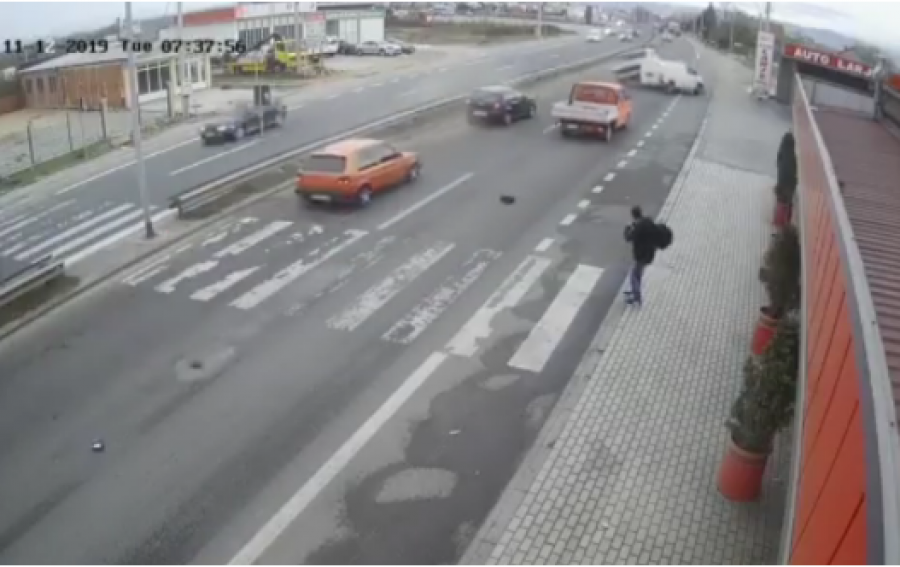 Aksident i frikshëm në magjistralen Prishtinë – Pejë, shpejtësia shkaktare