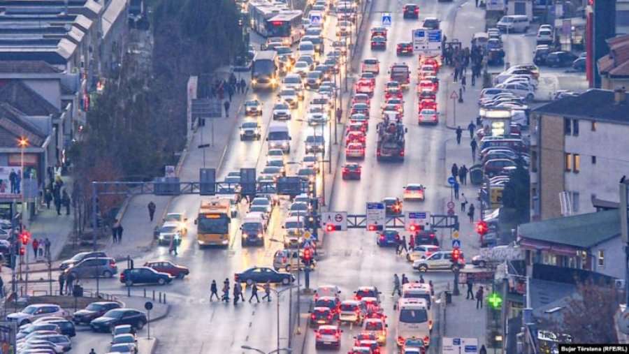 Nis peticioni kundër rritjes së çmimit për sigurimin e automjeteve
