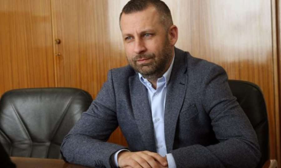 Zyrtari i Srspka’s e krahason qasjen e Kurtit ndaj serbëve me të Millosheviqit ndaj shqiptarëve