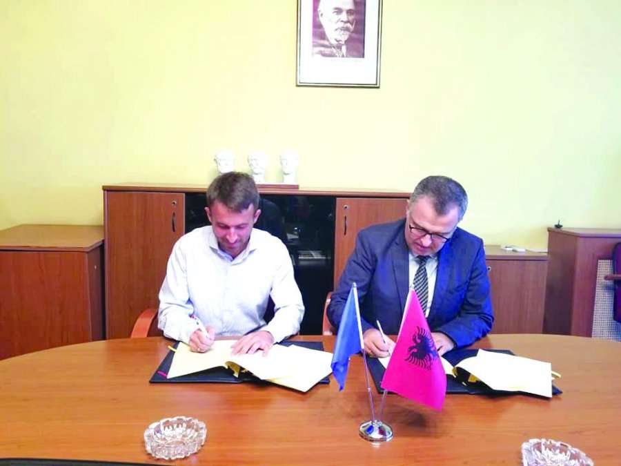Nënshkruhet një marrëveshje bashkëpunimi në mes të KKTK-së dhe ASHSH-së