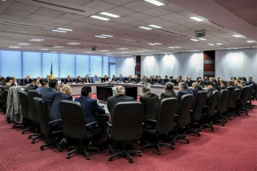 Do të paguhen edhe pasi të shkojnë: 400 mijë euro për 80 e kusur zëvendësministra