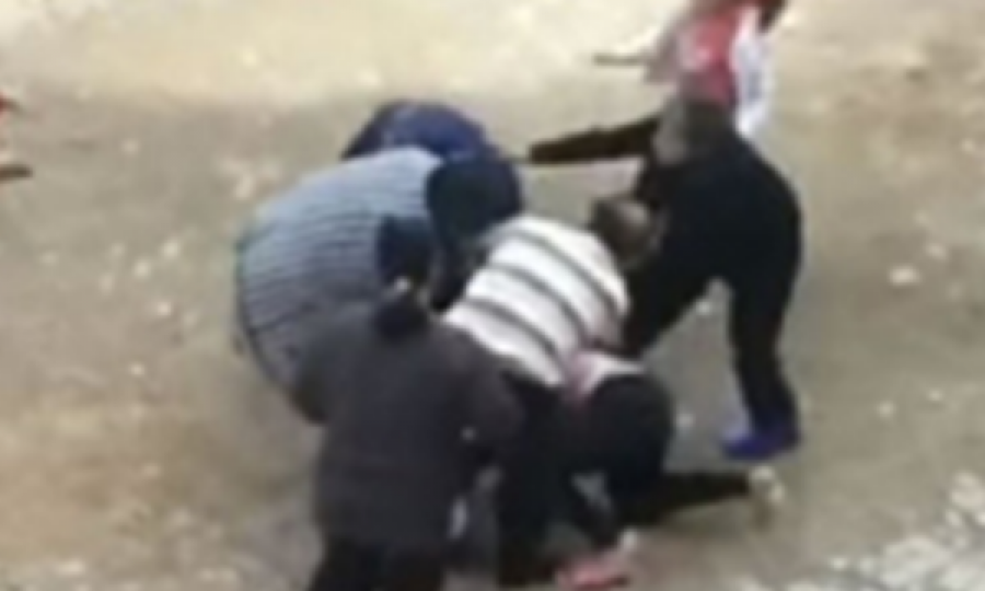 Tri gra e rrahin një tjetër në Prishtinë: Arrestohen