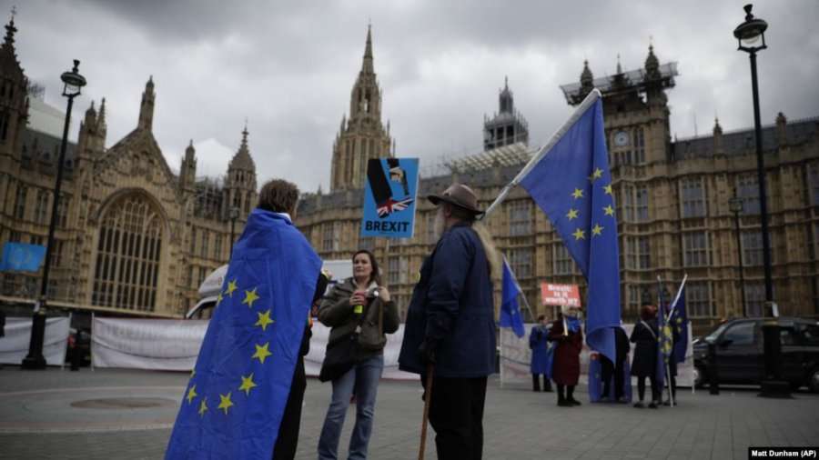 Deputetët britanikë zhvillojnë javën tjetër seancën vendimtare për Brexit