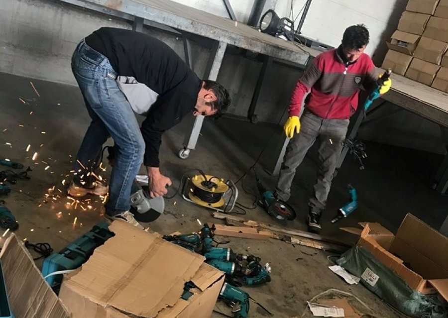 Shkatërrohen veglat e falsifikuara të punës që hynë ilegalisht në Kosovë