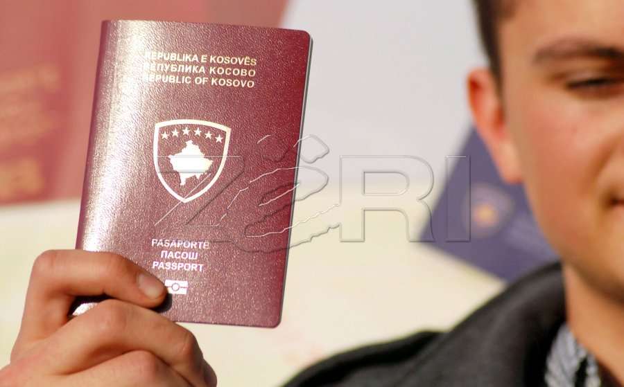 Rreth 5 mijë qytetarë lënë çdo vit shtetësinë e Kosovës