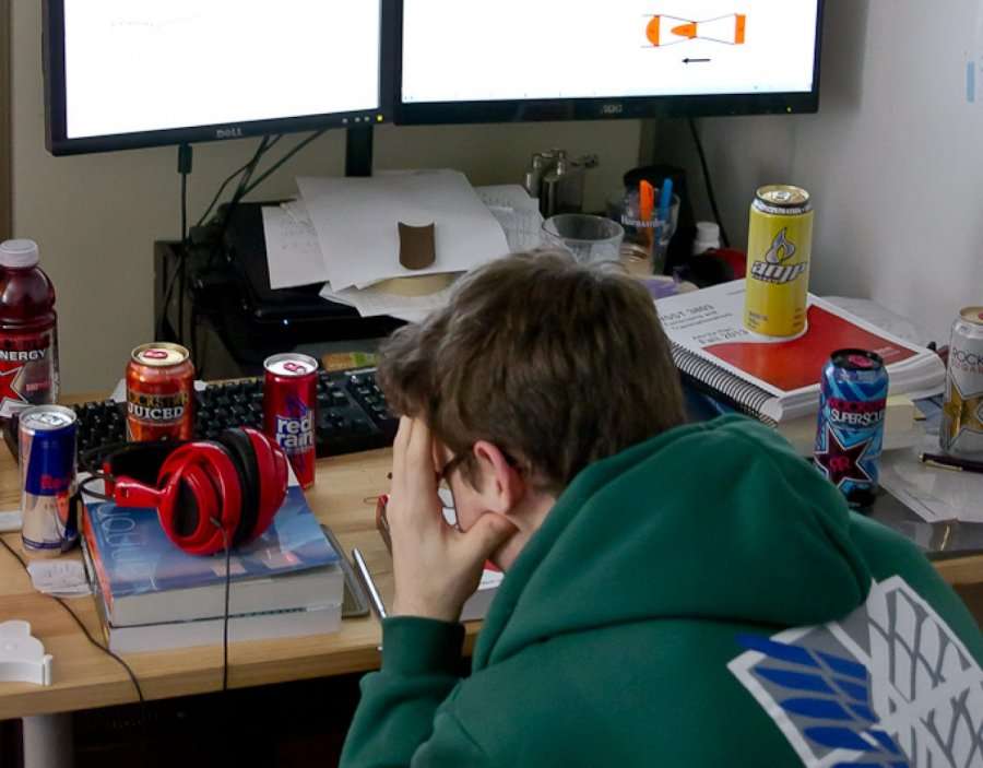 Problemet shëndetësore që mund të vijnë nga konsumi i pijeve energjike