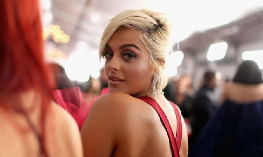 Bebe Rexha tregon si e quanin në shkollë