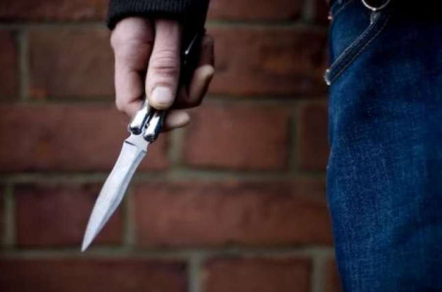 20 vjeçari shqiptar godet me thikë kushëririn