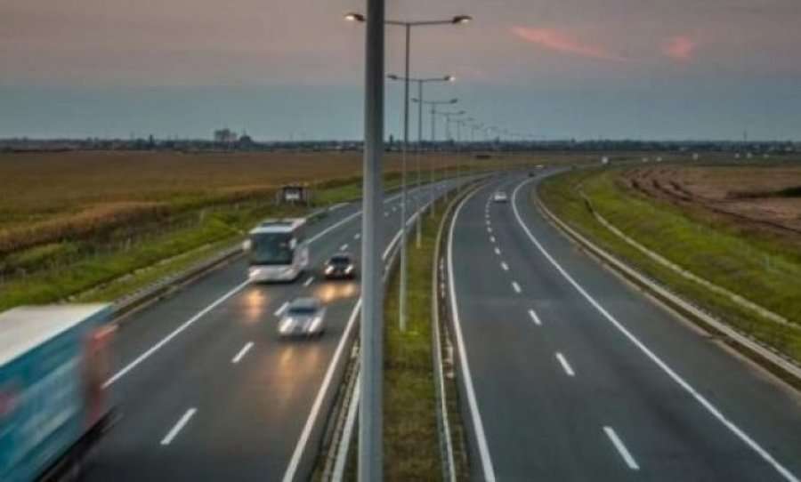 Lekaj i përgjigjet Hotit: S’do të kaloni lehtë nëse se ndërtoni Autostradën e Dukagjinit