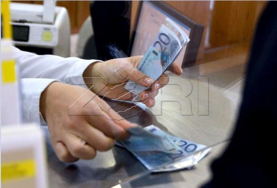 Gjonbalaj: Pagat në sektorin publik u rritën pesë fish më shumë se ato në sektorin privat (2012-2018)