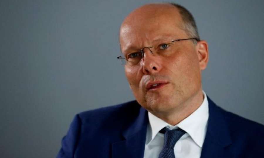 Njeriu i Merkelit ia propozon Vuçiqit në Beograd idenë gjermane për finalen Kosovë – Serbi