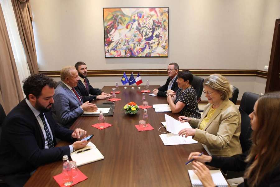 Pacolli takohet me ambasadoren e re të Francës në Kosovë, Marie Christine Butel