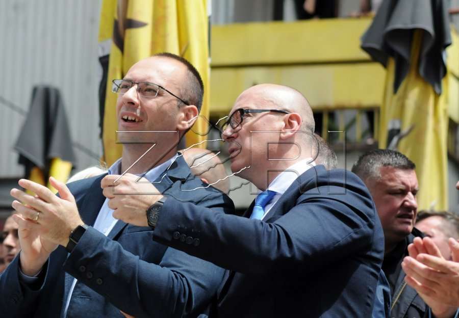 “Serbët e Kosovës s’kanë guxim të votojnë kundër Listës Serbe”