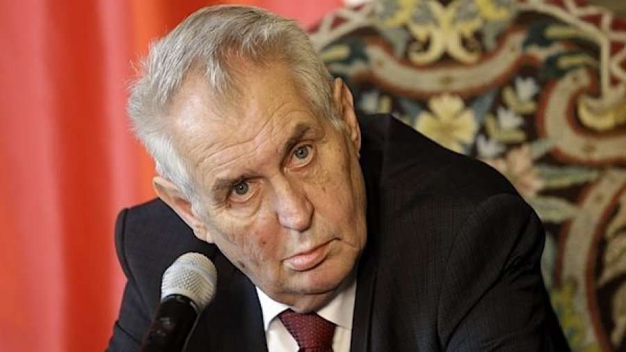 Presidenti çek paralajmëron mundësinë e tërheqjes së njohjes së Kosovës