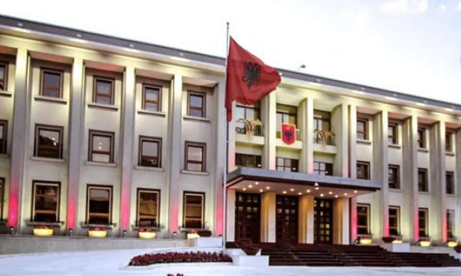 “Do digjej parlamenti”/ Meta gati të tregojë provat dhe videot