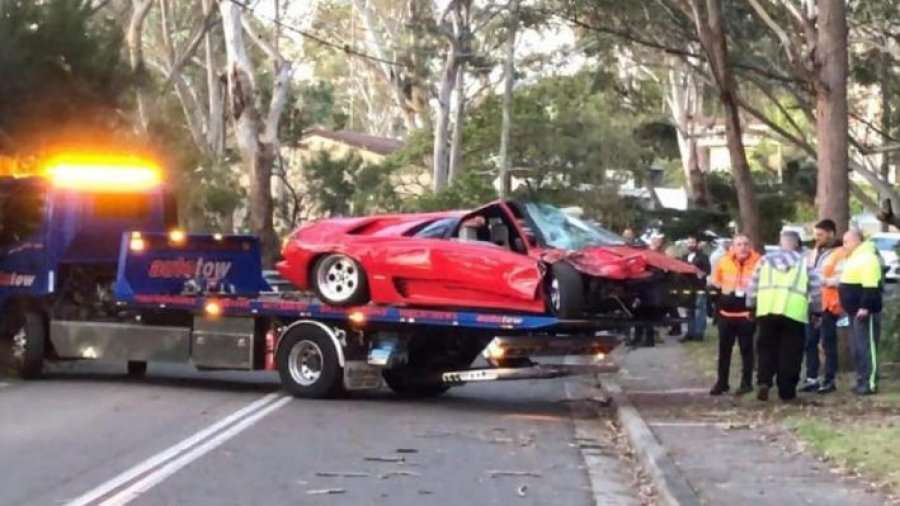 Bleu 'Lamborghini' gjysmë milioni dollar, nuk e gëzoi asnjë ditë