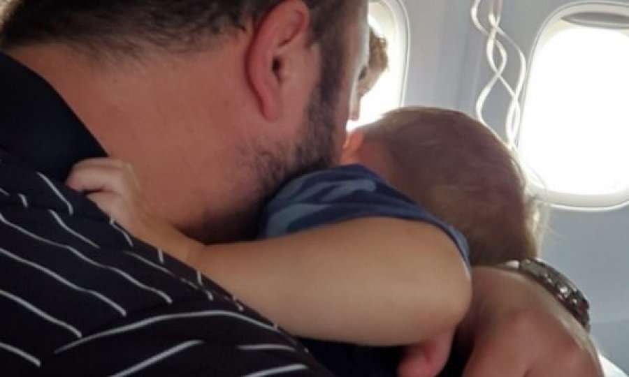 Gjendje paniku në aeroplan: Udhëtarët telefonuan të afërmit për t’iu thënë lamtumirë