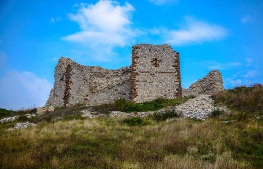 Kalaja e Novobërdës rrezikohet nga punimet e kompanisë serbe, reagon Lidhja e Historianëve