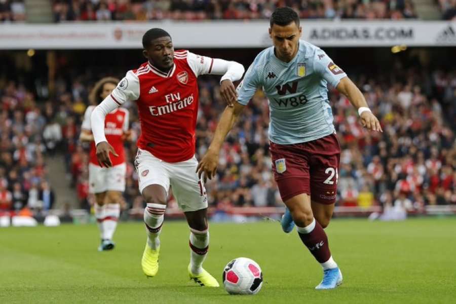 Karton i kuq në ndeshjen mes Arsenalit dhe Aston Villës