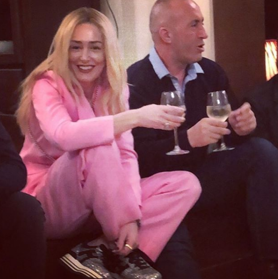 Anita me Ramushin shkojnë në dasmë, ‘nusja’ e Ramushit merr vemendjen me veshjen!