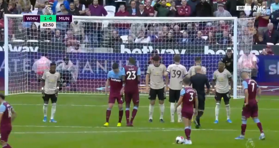 Super-gol nga gjuajtja e lirë në ndeshjen West Ham - Man United