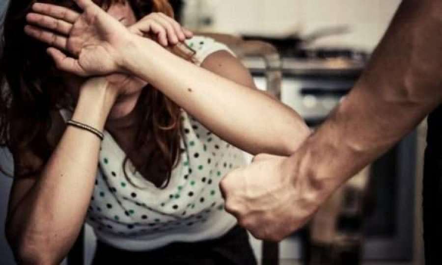 24-vjeçarja rrahet brutalisht nga ish i dashuri xheloz