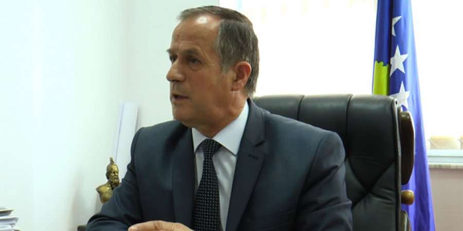 Begaj: Nga nesër do të mbyllen të gjitha dyqanet – edhe barnatoret , përveç atyre ushqimore