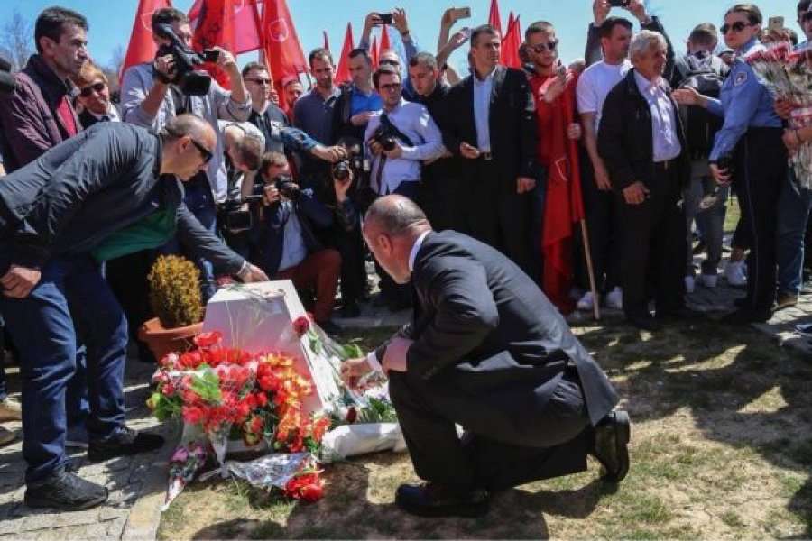 Me vargjet e Agim Ramadanit, Haradinaj kujton Epopenë e Koshares