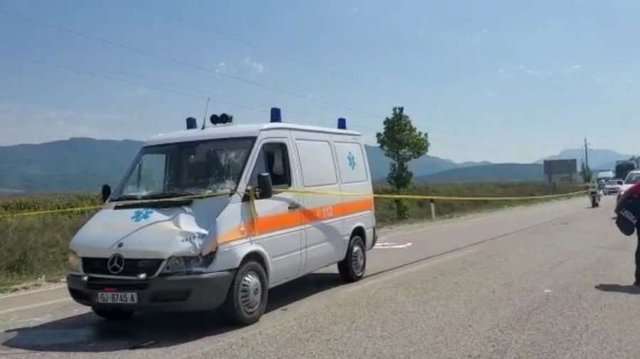 Ambulanca përplas për vdekje fëmijën në Kakavijë