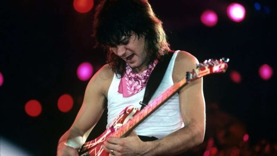 Shiten në ankand për 422 mijë dollarë 3 kitarat e Eddie Van Halen