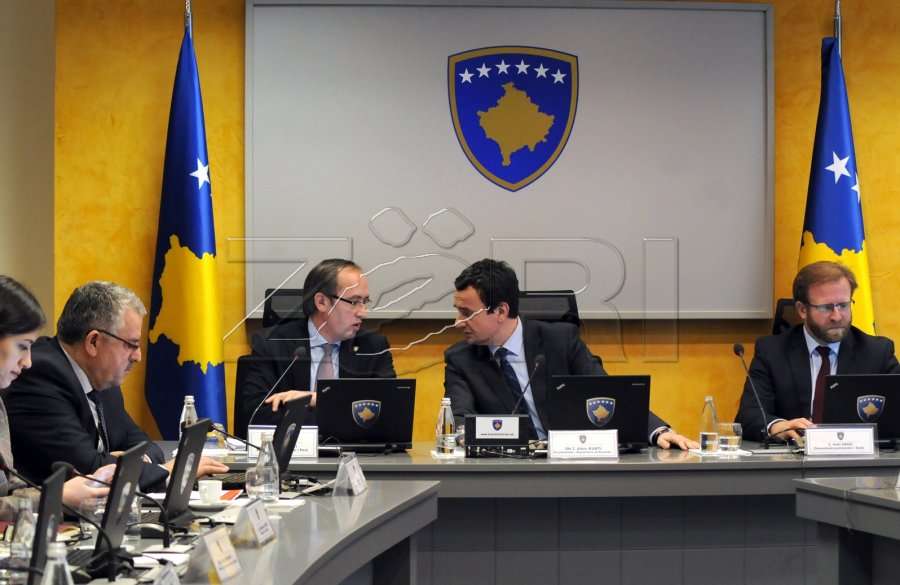 Qeveria shkarkon Bordin e Telekomit dhe sekretarin e MIA-s