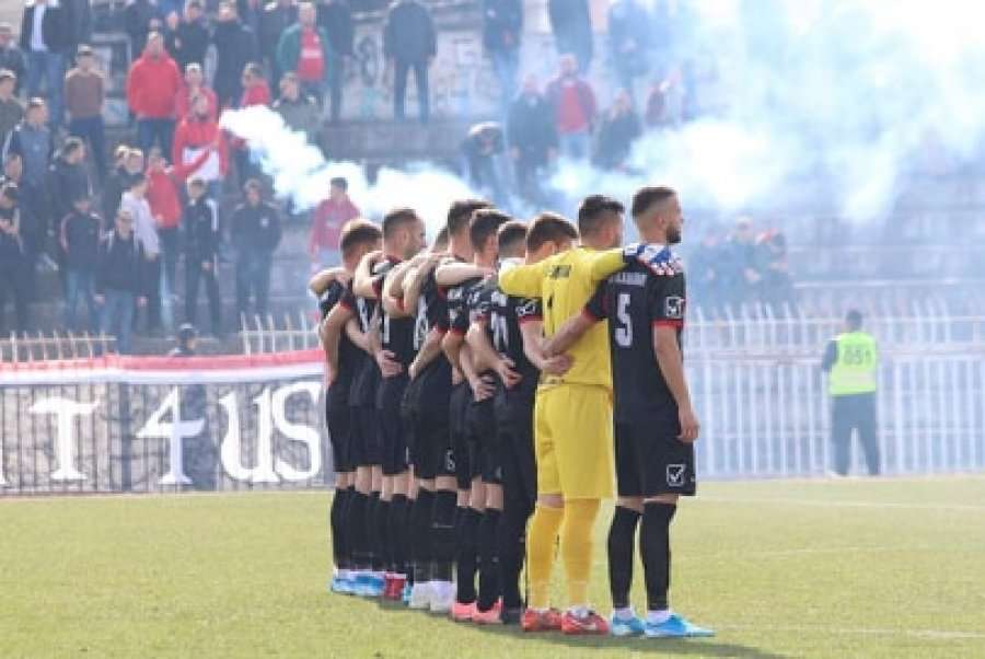 Trajneri i Flamurtarit lanson 'bombën', tre futbollistë nuk meritojnë të jenë pjesë e jona