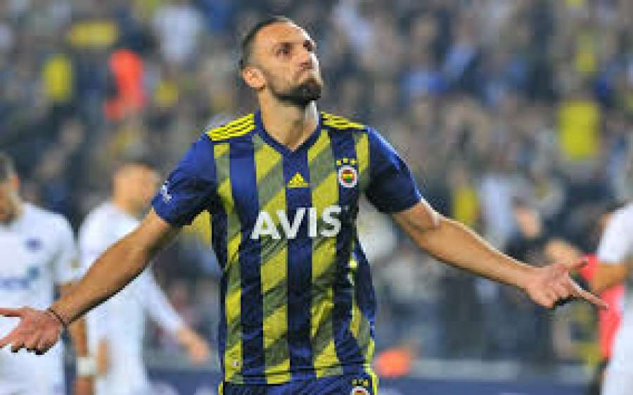 Hap fals i Fenerbahçes në derbi, por Vedat Muriqi shkëlqen dhe vlerësohet me këtë notë