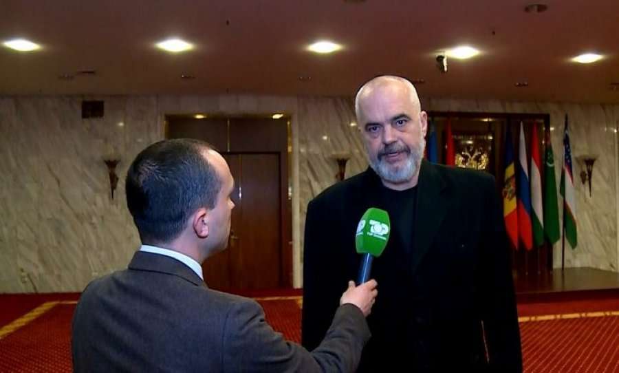 Edi Rama flet nga Moska: Detyra ime të afroj Rusinë me Ukraninën