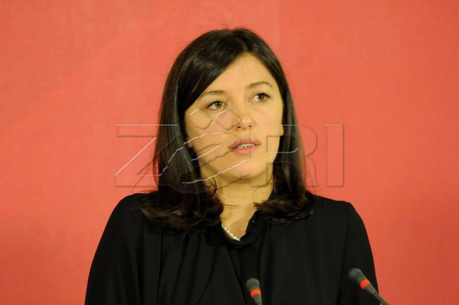 Pas takimit Kurti-Mustafa, deklarohet Albulena Haxhiu, tregon çka ndodhi brenda