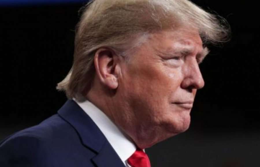 Trump: “Apple” të zhbllokojë iphonet e kriminelëve